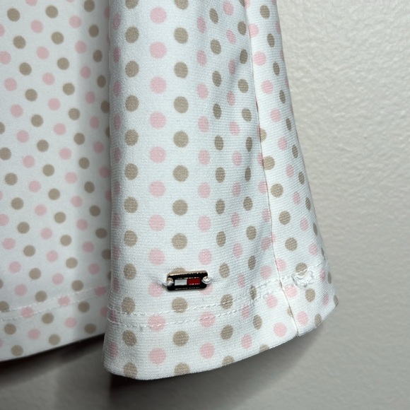 Sleeveless top with button in the back - Picture 3 of 5